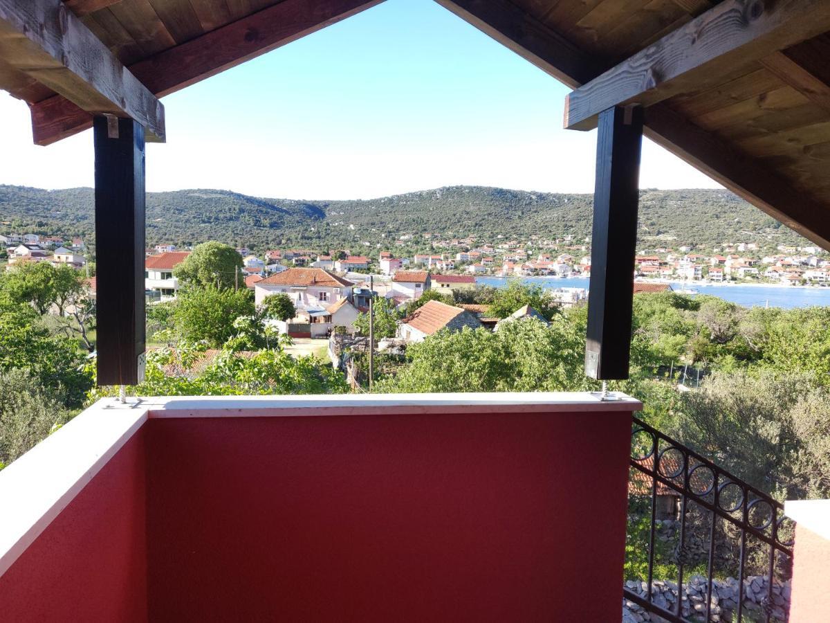 Guest house Maslina Vinišće Extérieur photo